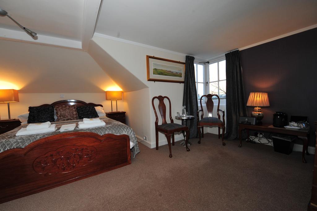Sixteen Bed & Breakfast EDI